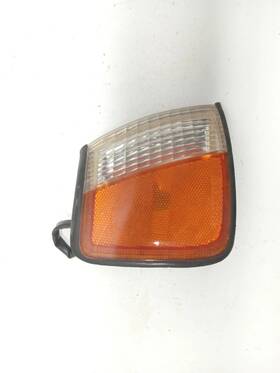 Hyundai 116-58447 1992-1993 Elantra Front Right Park Lamp Turn Signal Light Oem