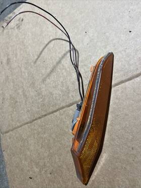26185-am800 Infiniti 05-06 G35 Sedan Front Lh Side Reflector Marker Light Oem
