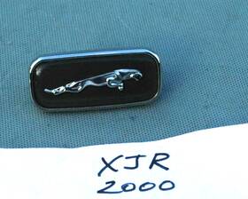 Lnc5796aa Jaguar 1998-2003 Xjr Xj8 Front Fender Emblem Rh Right Oem