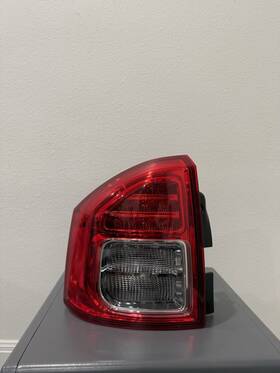 Cs3536b000 Jeep 2011 2012 2013 Compass Left Pilot Side Tail Light Lamp Oem