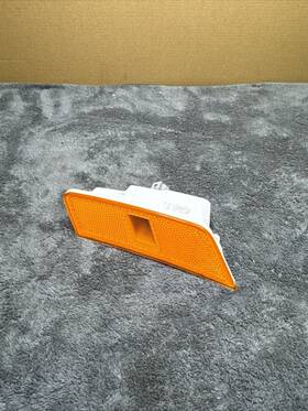 921a1-q5 Kia 2021-2023 Seltos Side Marker Light Left Oem