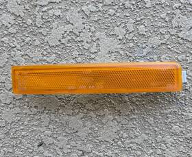 Xw43-15a424-c Lincoln Xw4315a424c 00 01 02 Ls Oem Right Front Side Marker Light Xw43-15a424-c Lincoln Xw4315a424c 00 01 02 Ls Oem Right Front Side Marker Light