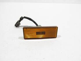 25.02.2026 Maserati Md627 570 02-06 Coupe Gt 2004 Front Left Driver Marker Light Lamp