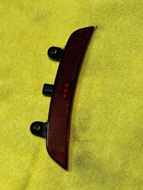 22ab129gp Mclaren Artura Right Rear Side Marker Lamp Good Condition No Scratch