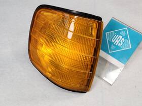 126el48148 Mercedes-benz 0008208421 1986-1991 W126 Sedan Front Right Marker Light Lamp