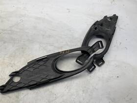 116-59676r Mercedes-benz 05-11 Slk280 3.0 Bumper Mounted Left And Right Fog Light Bezel B