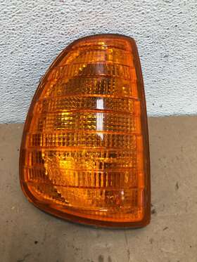 1305233016 Mercedes-benz 1977 - 1985 W123 Front Right Passenger Side Turn Signal 7008m Dg