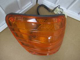 Mercedes-benz 13217 72-80 W116 450se 450sel Oem Right Front Corner Side Turn Signal Light