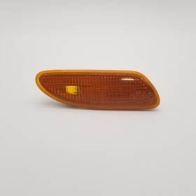 2038200421 Mercedes-benz 01-07 W203 C230 Turn Signal Light Side Marker Lamp Lens Front Right Oem 2038200421 Mercedes-benz 01-07 W203 C230 Turn Signal Light Side Marker Lamp Lens Front Right Oem