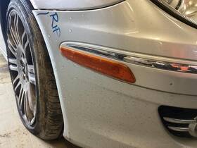 2118201021 Mercedes-benz Used Side Marker Light Assembly Fits 2007 E-class 211 Ty 2118201021 Mercedes-benz Used Side Marker Light Assembly Fits 2007 E-class 211 Ty