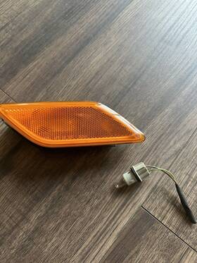 A2128200021 Mercedes-benz 2010-2012 E Class W212 E350 E550 Left Side Marker Light Oem #336