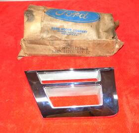 Mercury D3mb-15a232-aa Nos 1973 Lh Front Fender Marker Bezel Marquis Monterey Colony Park 1974