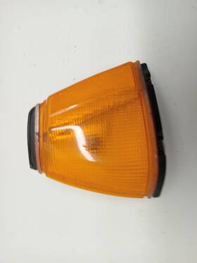 116-58199 Nissan 1982-1983 Stanza Left Driver Side Corner Park Light Lamp Oem