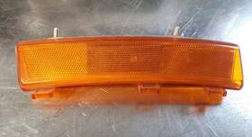 168.da1v07 Nissan 2007 350z Drivers Front Side Marker Lamp Stress Crack 443589 168.da1v07 Nissan 2007 350z Drivers Front Side Marker Lamp Stress Crack 443589