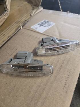 26160-jk00b Nissan 26160jk00b Oem Jdm Skyline 370gt Infiniti G37s Front Fender Side Markers