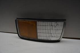 Oldsmobile 116-00944 1988-1991 Cutlass Left Fender Mounted Side Marker Light Oem
