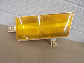 116-02286l Oldsmobile Eighty Eight 1992-1997 Side Marker Lh Drivers Oem Bumper Mounted