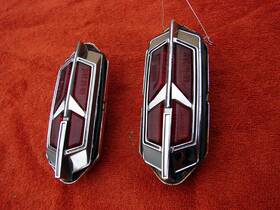 3884685 Oldsmobile 1968 Cutlass 442 Rear Quarter Panel Rocket Marker Lights Pair 3884685 Oldsmobile 1968 Cutlass 442 Rear Quarter Panel Rocket Marker Lights Pair