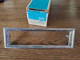 Oldsmobile 405365 1970 88 -98 Front Side Marker Lamp Bezel-part # 405365-230988