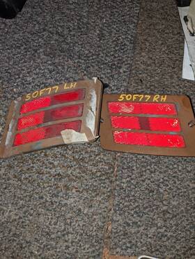 5948119 Oldsmobile 1977 77 Vista Cruiser - Rear Quarter Marker Lamps Red Lenses Oem 5948119 Oldsmobile 1977 77 Vista Cruiser - Rear Quarter Marker Lamps Red Lenses Oem
