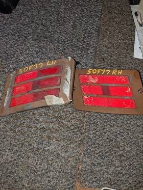 5948120 Oldsmobile 1977 77 Vista Cruiser - Rear Quarter Marker Lamps Red Lenses Oem