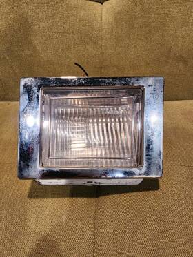 Oldsmobile 5968561 1980-1985 Delta 88 98 Driver Left Front Corner Fender Light With Bezel