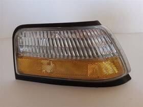 05975540 Pontiac Used Side Marker Light Assembly Fits 1991 Grand Am Fender M