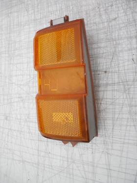 Pontiac 5970531 1979 Bonneville Broken Left Marker Signal Light Oem Used Mount