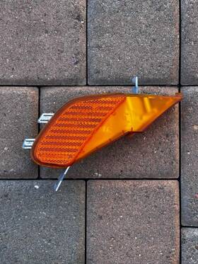 7l5945071a Porsche 2003-2006 Oem Cayenne 955 Front Left Side Marker Turn Light Amber Orange
