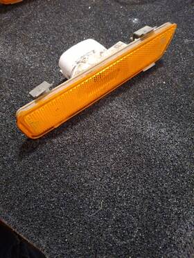 928.631.412.02 Porsche Used Genuine 928 Right Side Marker Light 631 412 02 R25t4