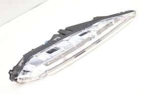95b941108a Porsche 15-18 Macan - Front Right Turn Signal / Daytime Running Light Lower