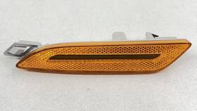 970.631.047.00 Porsche 14-16 Panamera Driver Left Front Side Marker Reflector Light Lamp Oem 970.631.047.00 Porsche 14-16 Panamera Driver Left Front Side Marker Reflector Light Lamp Oem