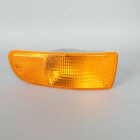 99363107200-1942 Porsche 1995-1998 911 993 Front Turn Signal Light Right Passenger 99363107200-1942 Porsche 1995-1998 911 993 Front Turn Signal Light Right Passenger