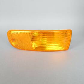 99363107200-2932 Porsche 1995-1998 911 993 Front Turn Signal Light Right Passenger 99363107200-2932 Porsche 1995-1998 911 993 Front Turn Signal Light Right Passenger
