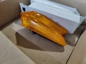99663103701-20214 Porsche 1997-2004 911 996 Boxster 986 Side Marker Light Left Right Pair Amber Oe 99663103701-20214 Porsche 1997-2004 911 996 Boxster 986 Side Marker Light Left Right Pair Amber Oe