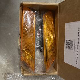 99763103402 Porsche 99763103302/99763103402 911 997 987 Boxster Cayman Amber Left And Right Side Markers Original Oem 99763103402 Porsche 99763103302/99763103402 911 997 987 Boxster Cayman Amber Left And Right Side Markers Original Oem