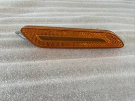 9y0-945-072-b Porsche Genuine Cayenne 2019-2023 Front Right Side Marker Light Oem 9y0945072b 9y0-945-072-b Porsche Genuine Cayenne 2019-2023 Front Right Side Marker Light Oem 9y0945072b