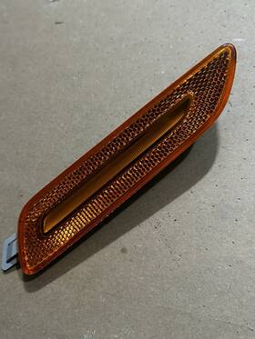 Porsche 9y0945061c Cayenne Right Front Side Marker Lamp Used Good Condition