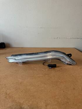 Ex30028134 Porsche 2023 To 2025 Vinfast Vf 8 Front Light Guide Bezel Oem