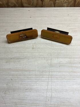 Fc301-302 Rh 1974-77 Chevy Camaro Amber Front Fender Lh Marker Light Lights