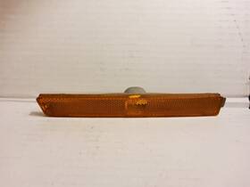16521468 Saturn 1996-1999 S Series Passenger Right Side Front Marker Light Oem