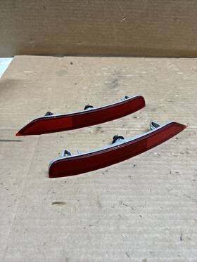 32303r Subaru 2014 2015 2016 2017 2018 Forester Rear Bumper Reflector Oem