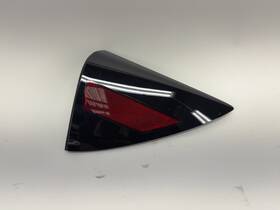 1715105-00-b Tesla 2024 Model 3 Highland Right Quarter Reflector