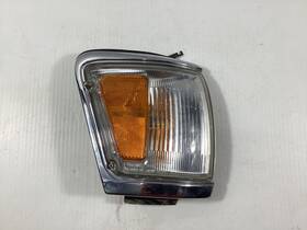 116-58385r Toyota 1992 - 1995 4runner Passenger Side Marker Lamp Assembly Oem