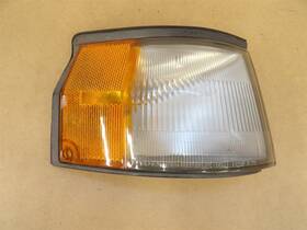 Toyota 8161016130 Tercel 1987-190 Park Lamp Turn Signal Fender Mounted Rh Passenger Side