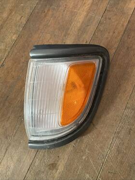 Plx-m0-ty546-b00dl Toyota Bin 51 1995 1996 Tacoma Left Park/side Marker Lights Drivers Side