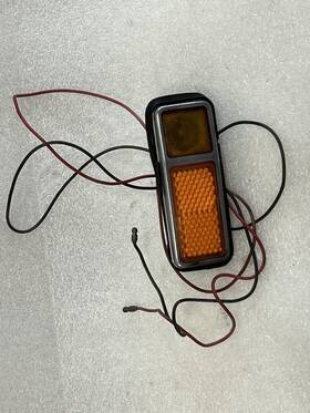 116-59183r Triumph 1976 Spitfire 1500 Right Passenger Side Front Fender Marker Light Lamp