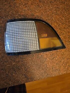 18-1838-01 Tyc Side Marker Light Assembly Fits 88-90 Chevrolet Cavalier