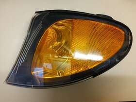 18-5917-00 Tyc Corner Marker Parking Light Right Rh With Yellow Trim Bmw 3 Series E46 Bulb