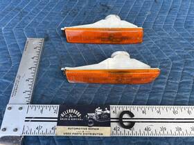 165953156 Volkswagen 165953155 1985-1992 Vw Golf Front Bumper Marker Light Pair Oem